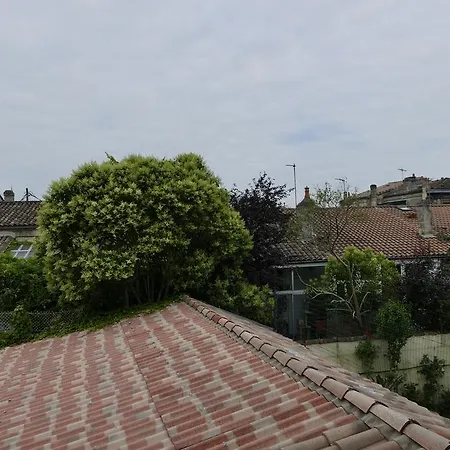 Studio Proche Gare St Jean Apartment *