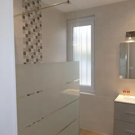 Studio Proche Gare St Jean Apartman